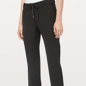 Lululemon “On the Fly Mid-rise” Pant (travel woven) - Black